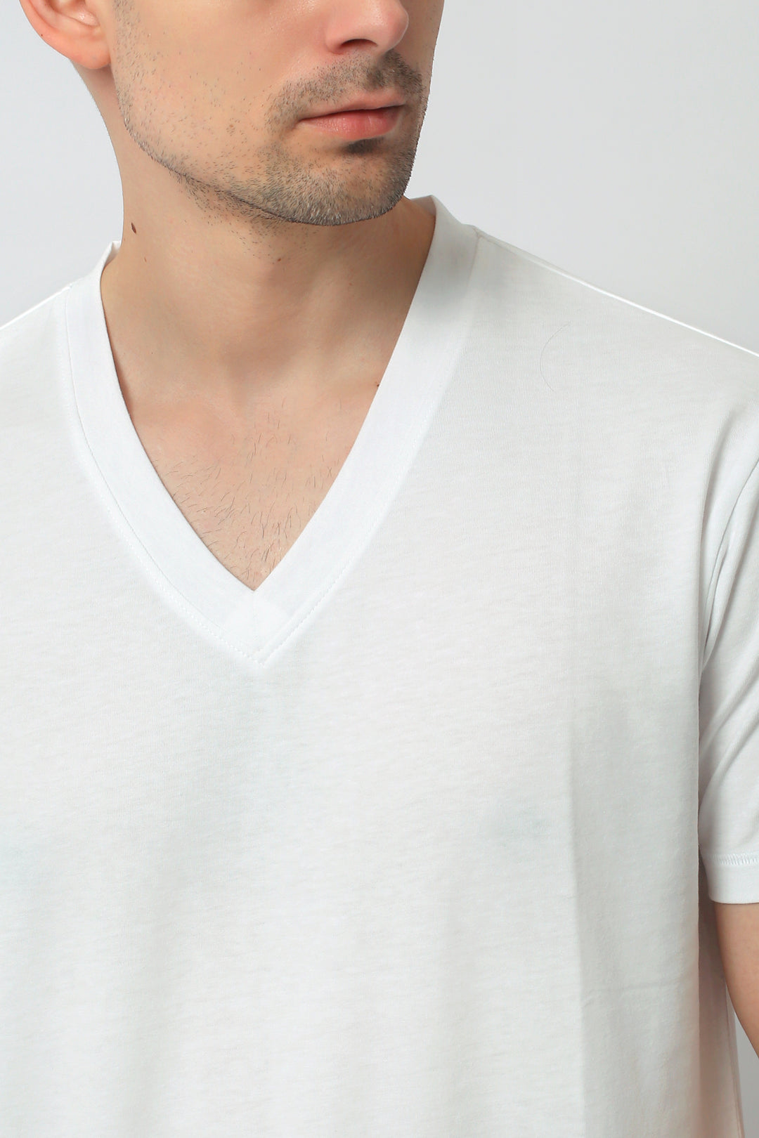 Everyday V-neck T-shirt|Men's T-Shirt|ROMEO NYC