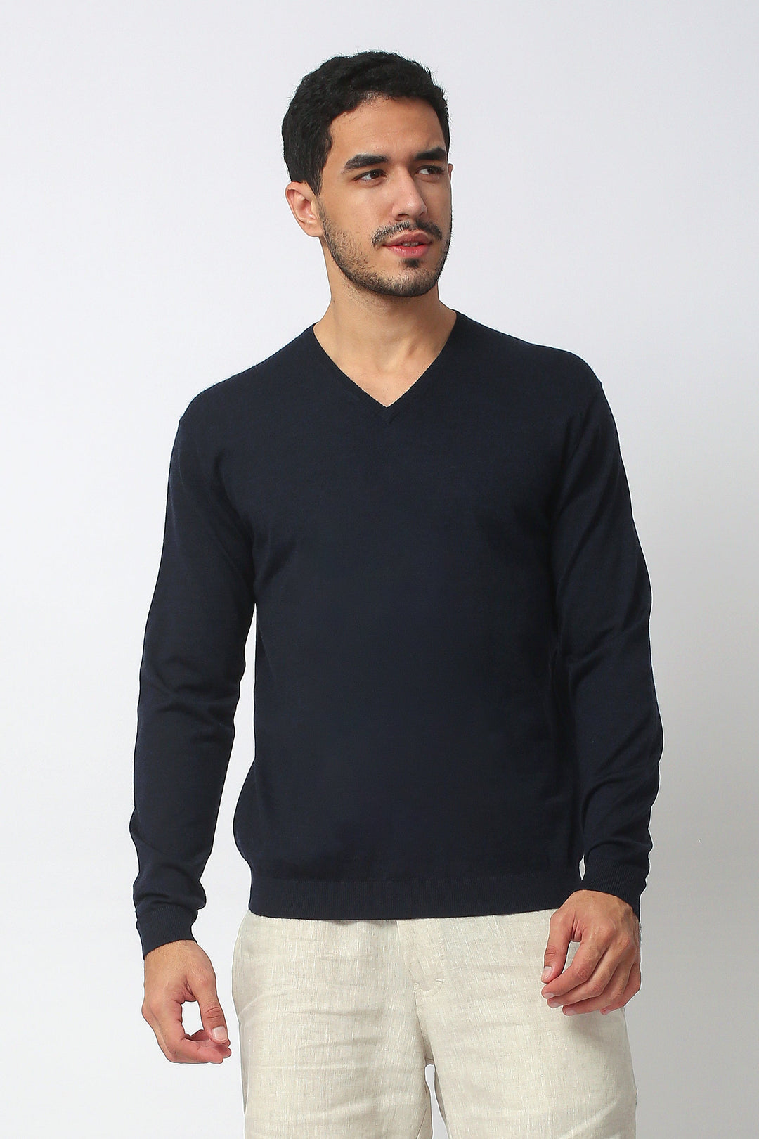 Merino Wool V-Neck Sweater|Men's Sweaters|ROMEO NYC